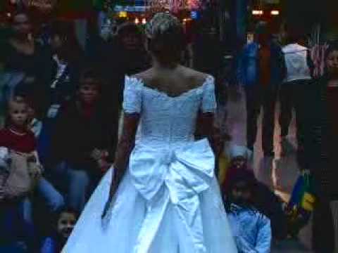 YassaY Braut & Abendmode - Modenschau