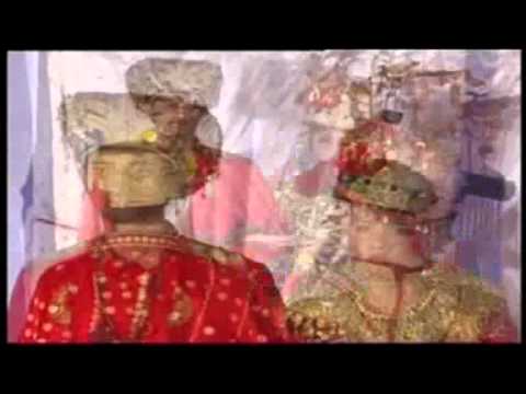 KBRI Dhaka HUT RI 2011 Indonesian Wedding Dress show
