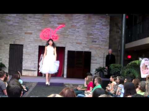 Bridesmaids by Jennyvi Dizon Couture at the Scottsdale Wedding Walk