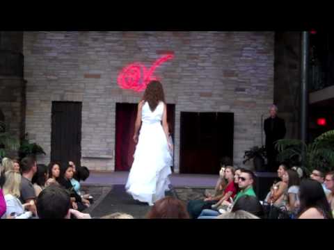 Jennyvi Dizon Couture at the Scottsdale Wedding Walk