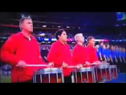 Kelly Clarkson's National Anthem Kicks Off Super Bowl