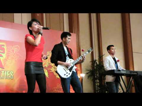Rolling in the Deep (Adele) - Kelly & The Star Incident