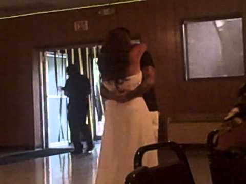 Bubba Show: wedding crashers their first dance