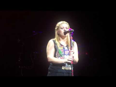 Kelly Clarkson Fan Request Charlotte: 