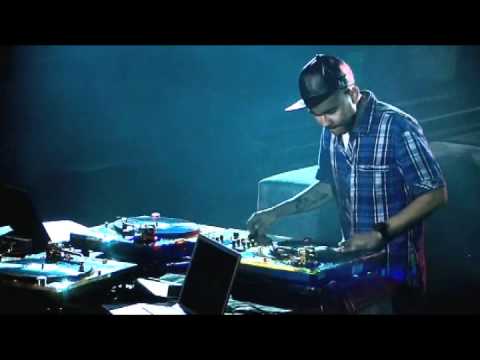 DJ Music for show wedding event DJs Υπηρεσίες Μουσικής Trendy Business Services 3