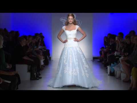 Disney Fairy Tale Weddings by Alfred Angelo: Cinderella Diamond Collection